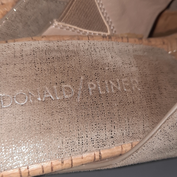 Donald j pliner genuine suede sandals size 9 - Picture 2 of 9